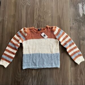 DAYTRIP Youth NWT buckle brand Girls crew long sleeved striped sweater Large